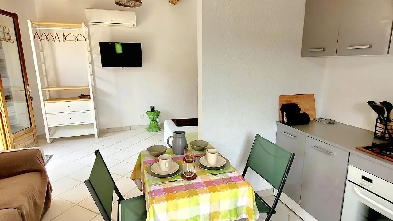 Studio De 26 M2 Tout Equipe, Avec Exterieur Rochegude  0*, Rochegude (Drome) France