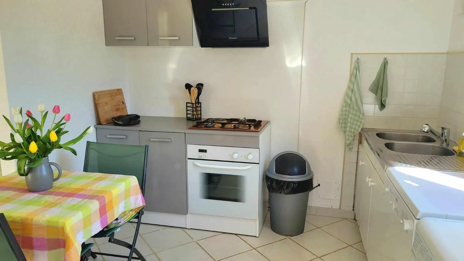 Studio De 26 M2 Tout Equipe, Avec Exterieur Rochegude  0*, Rochegude (Drome)
