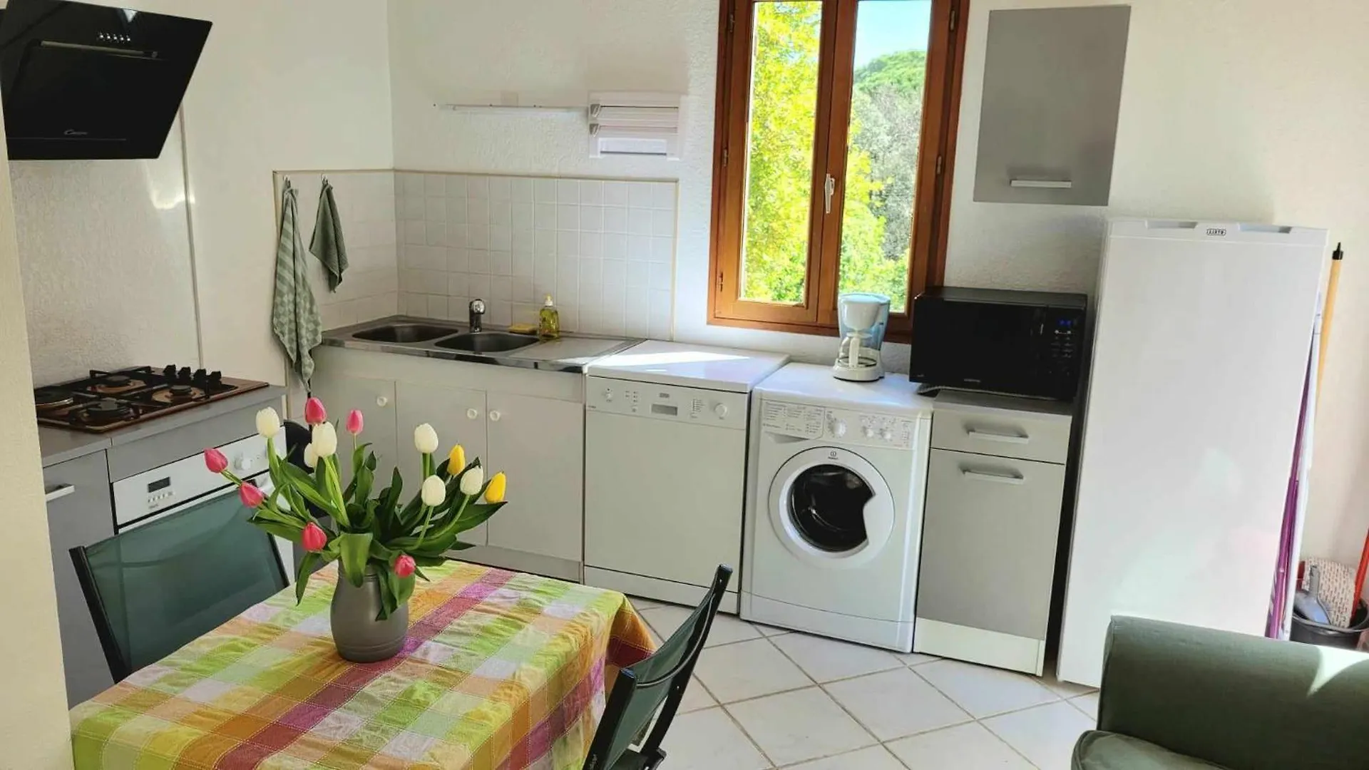 Studio De 26 M2 Tout Equipe, Avec Exterieur Rochegude