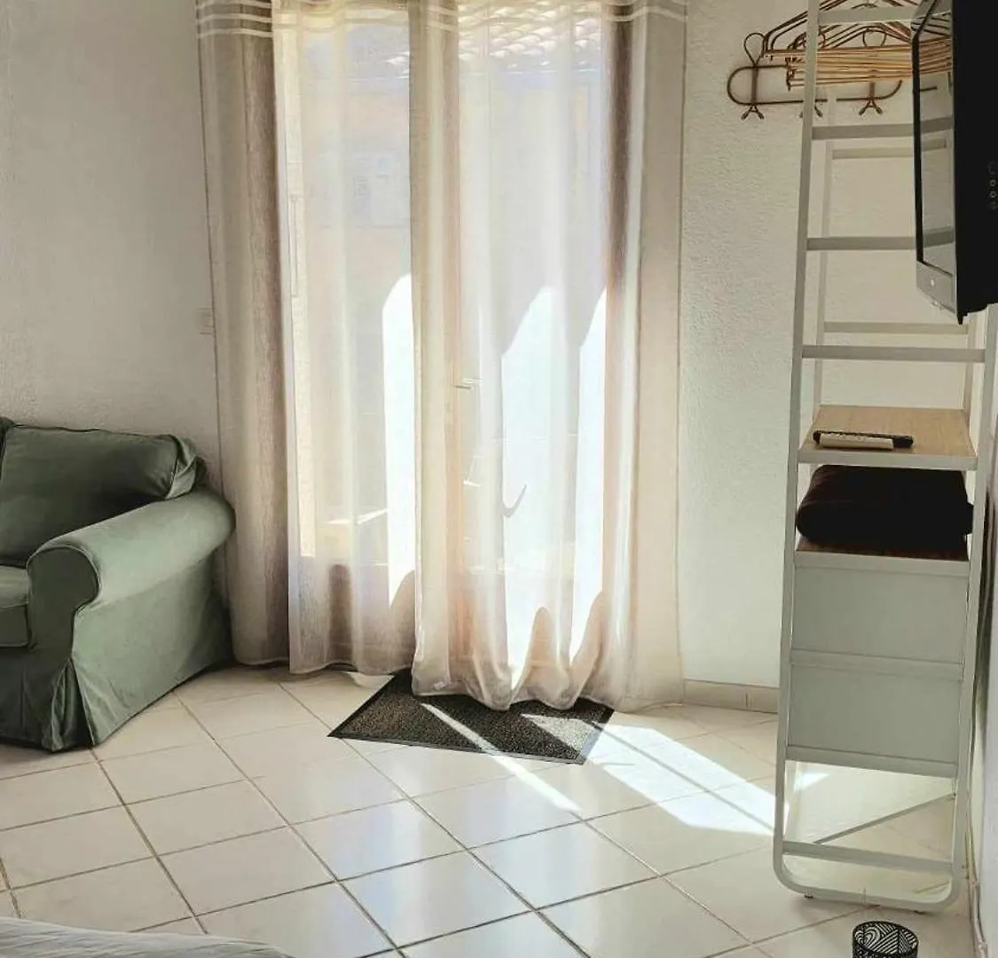 Studio De 26 M2 Tout Equipe, Avec Exterieur Rochegude  0*, Rochegude (Drome) France