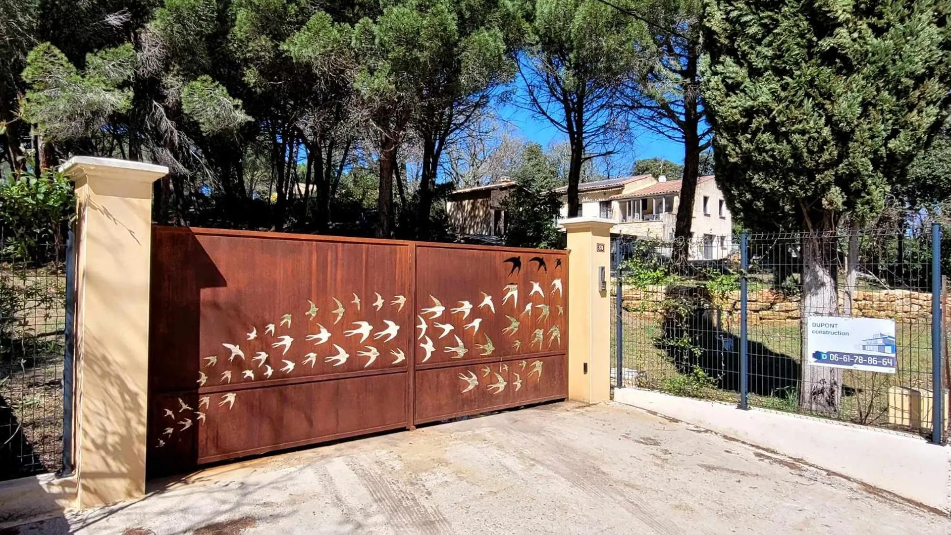 Holiday home Studio De 26 M2 Tout Equipe, Avec Exterieur Rochegude