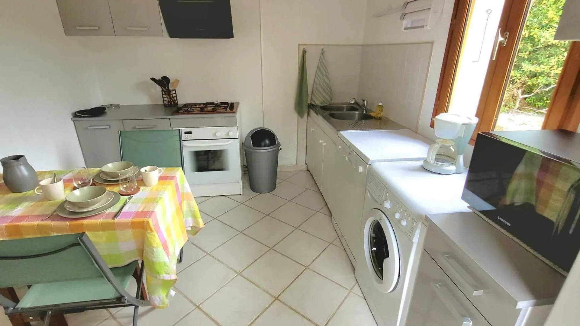 Holiday home Studio De 26 M2 Tout Equipe, Avec Exterieur Rochegude