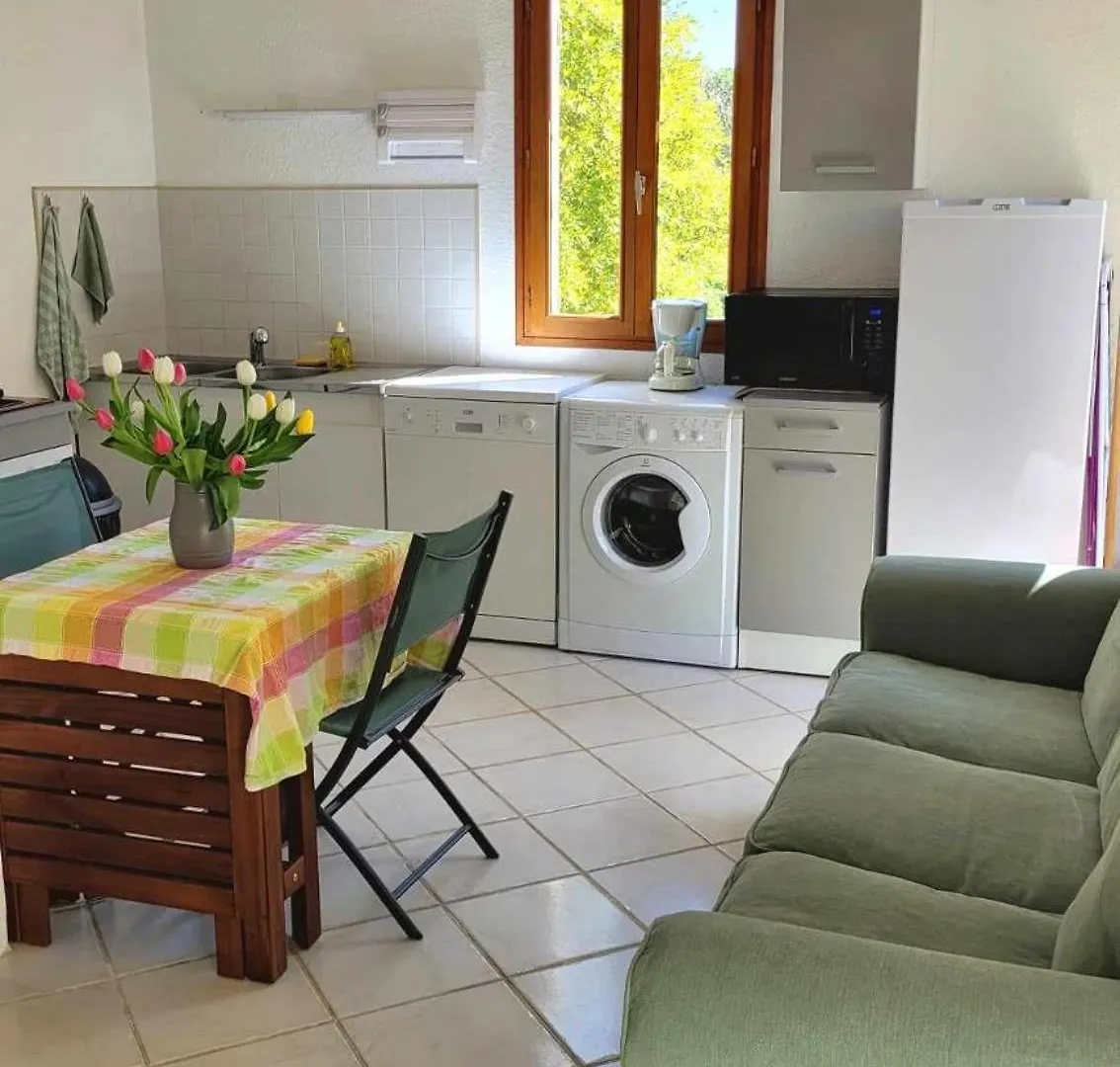 Studio De 26 M2 Tout Equipe, Avec Exterieur Rochegude  0*, Rochegude (Drome)