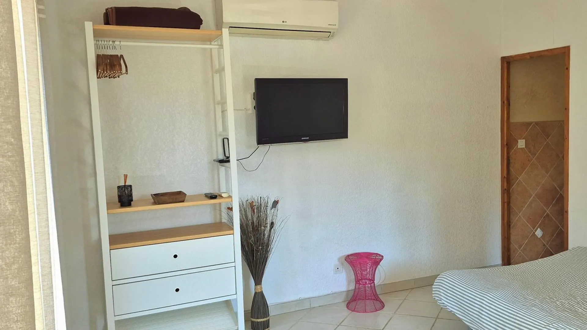 Σπίτι διακοπών Maison Independante Avec Jardin, Studio De 26M2 Tout Equipe Avec Climatisation Reversible Rochegude